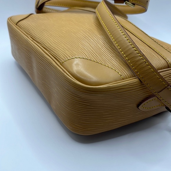 Louis Vuitton Trocadero - Picture 10 of 15